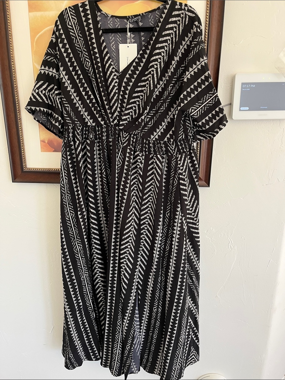 BloomChic Black & White Geometric V-Neck Swim Coverup Midi